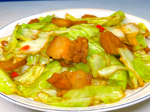 圆白菜炒五花肉